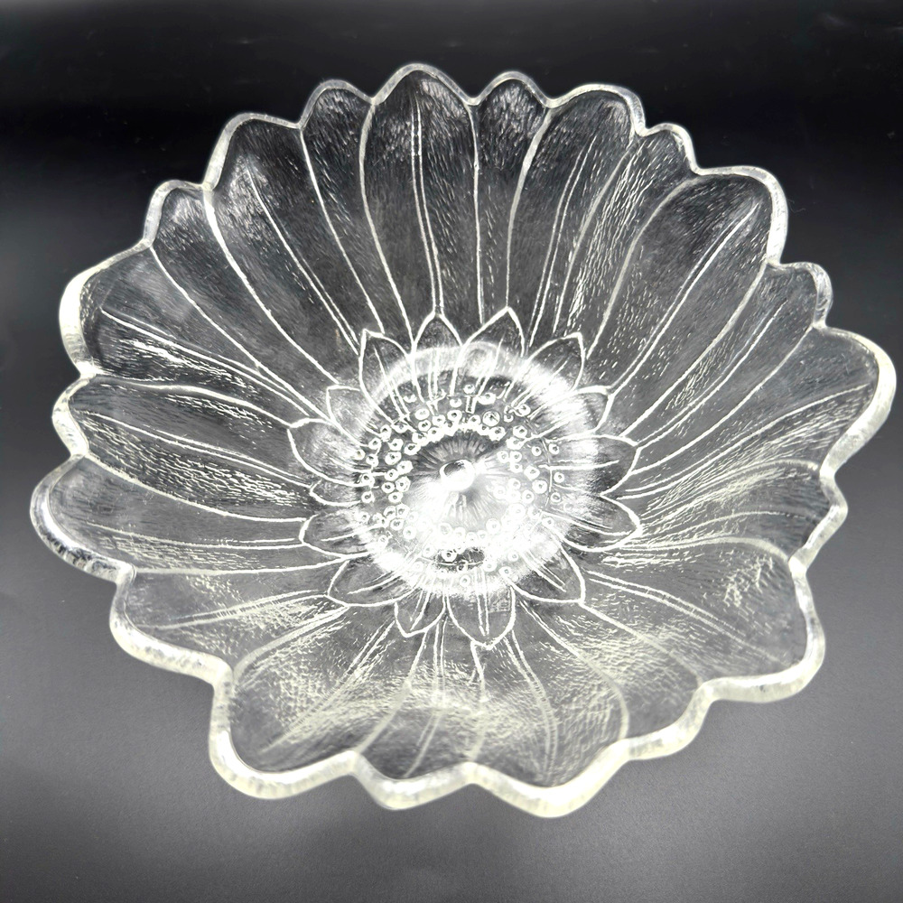 Vintage Indiana Glass Bowl Lily Pons Flower 7"